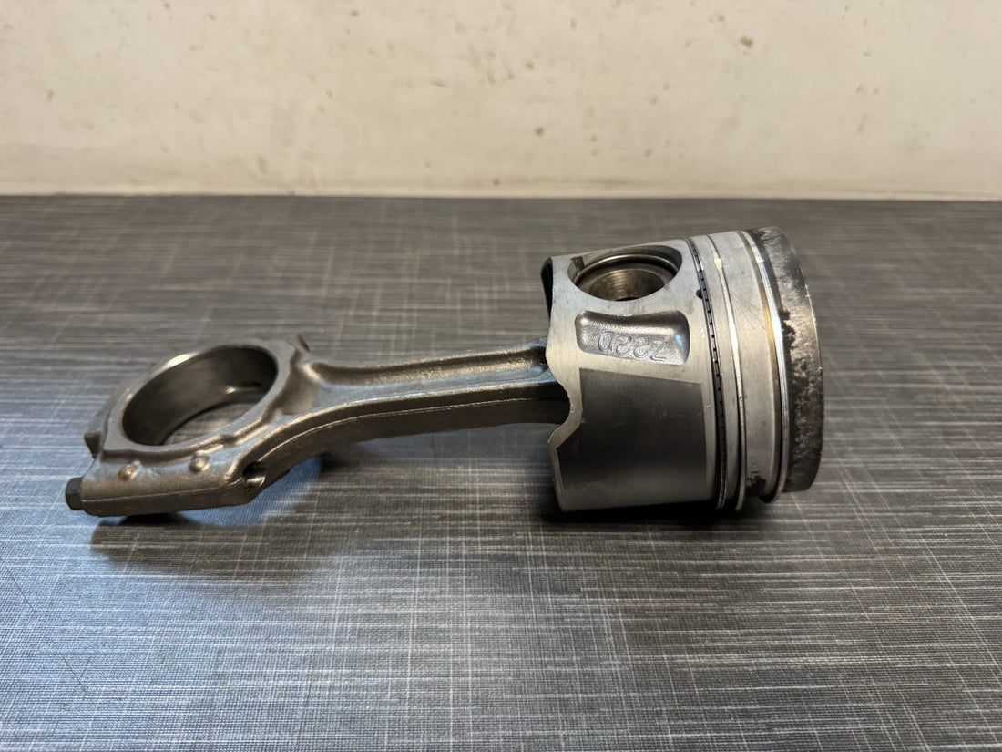 Original Chevrolet Captiva 2.2 D Z22D1 Kolben Pleuel 25195330 25183718