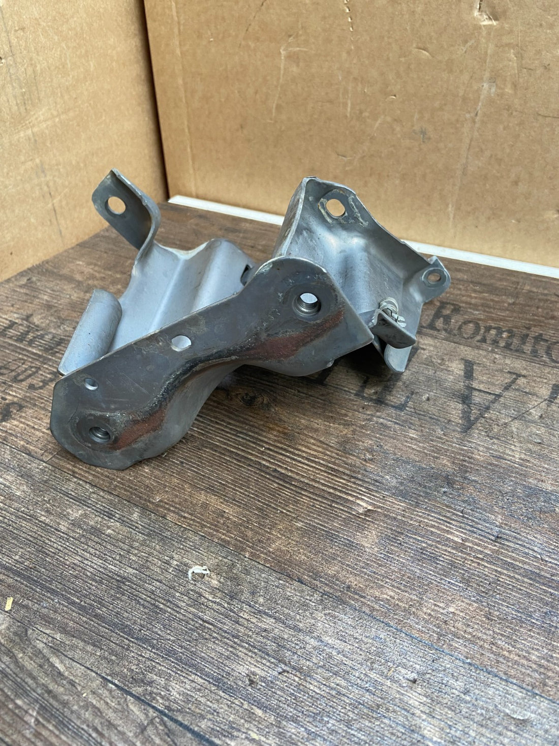 Renault Dacia 0,9 TCE H4B-400 Motorhalterung 208179916R