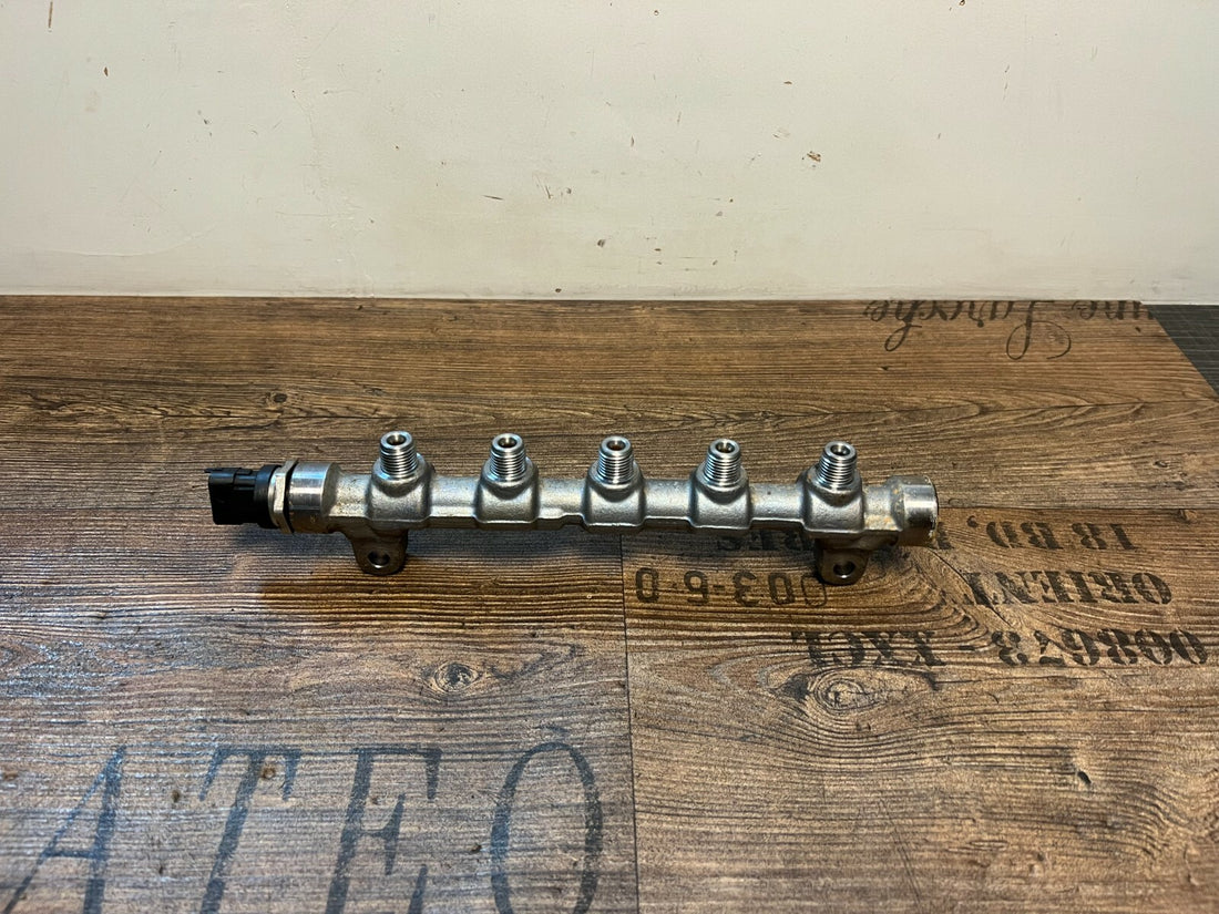 Original Hyundai I40 1.7 CRDI Kraftstoffverteiler Rail-Rohr 28201-2A800