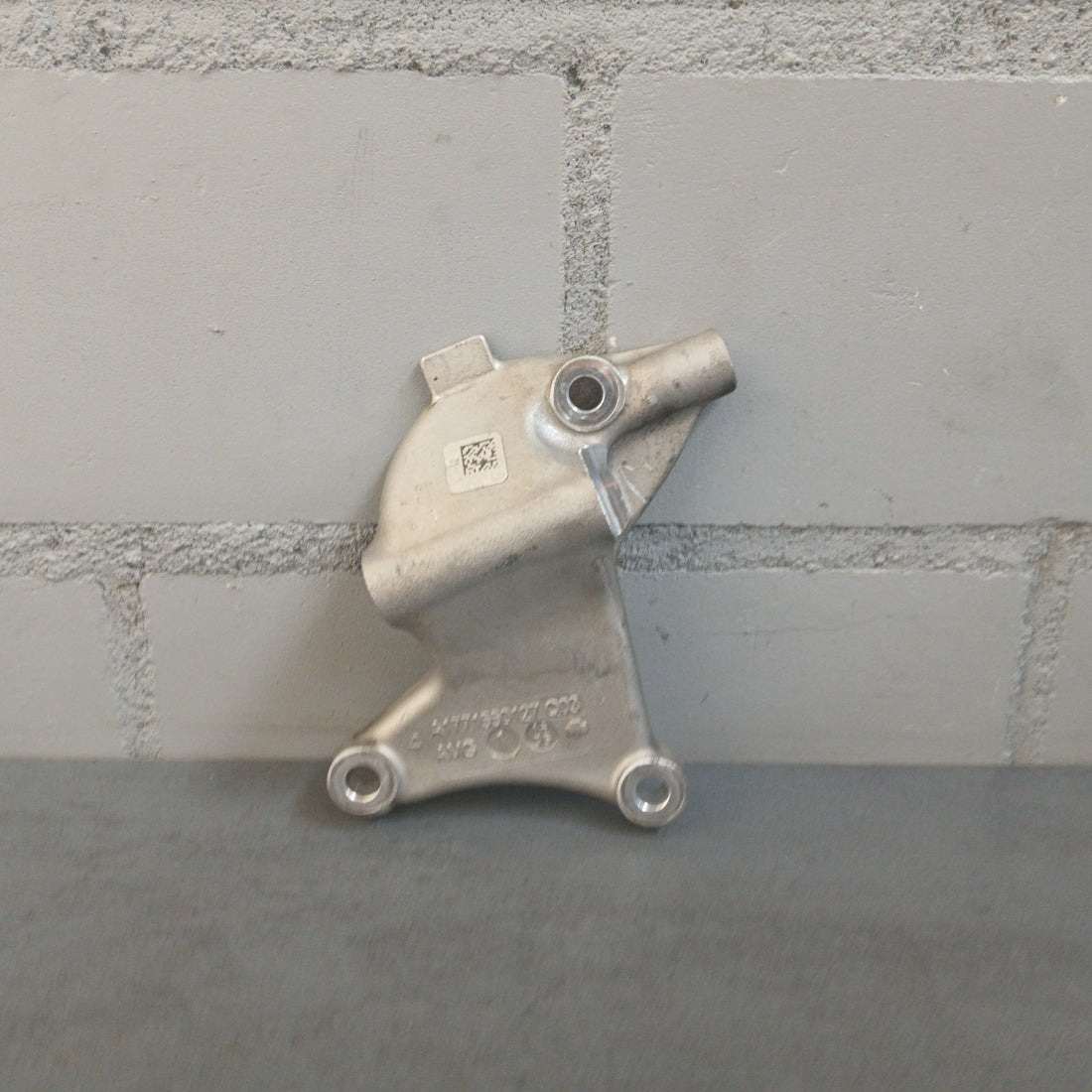 Lichtmaschine Halter | Mercedes Benz C63S AMG V6 V8 4,0 W213 | A1771550127