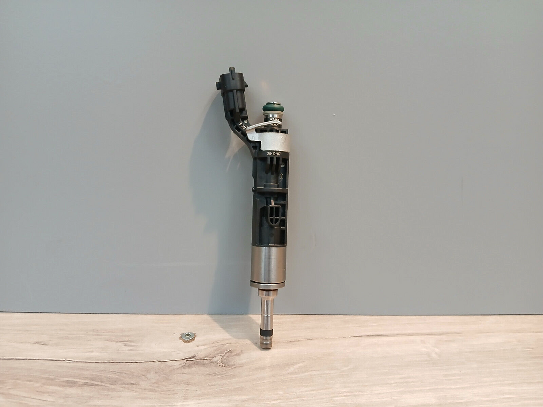 BOSCH Einspritzdüse Injektor Opel Corsa F THP Peugeot 308 9830304880 0261500755