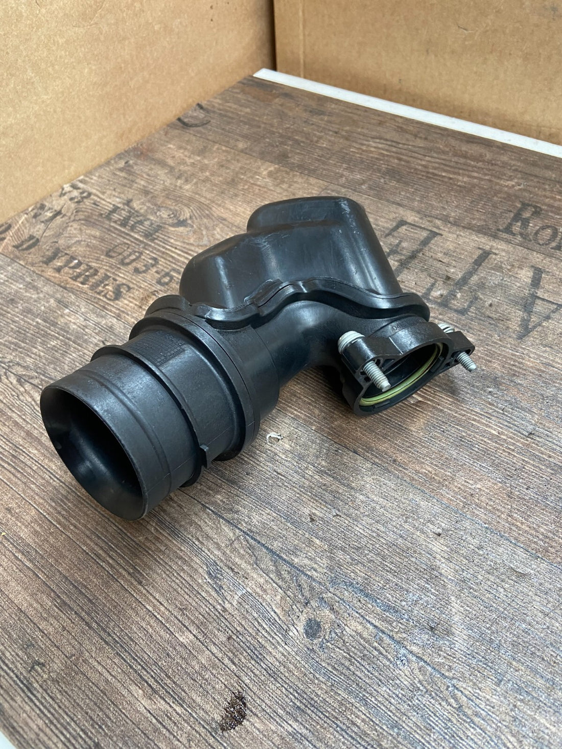 original VW Ansaugrohr 04E129656