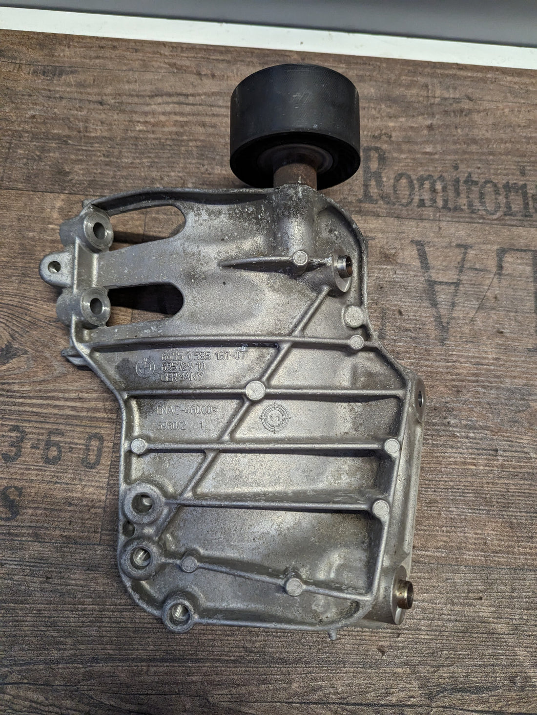 Halterung Klimakompressor BMW 64557585167 7585167