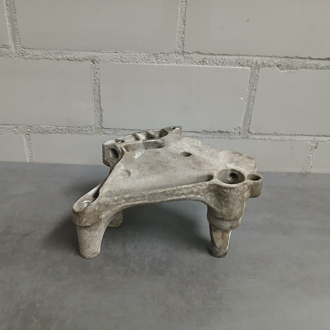 Motorhalter | VW Tiguan Audi A3 S3 | 04L199207