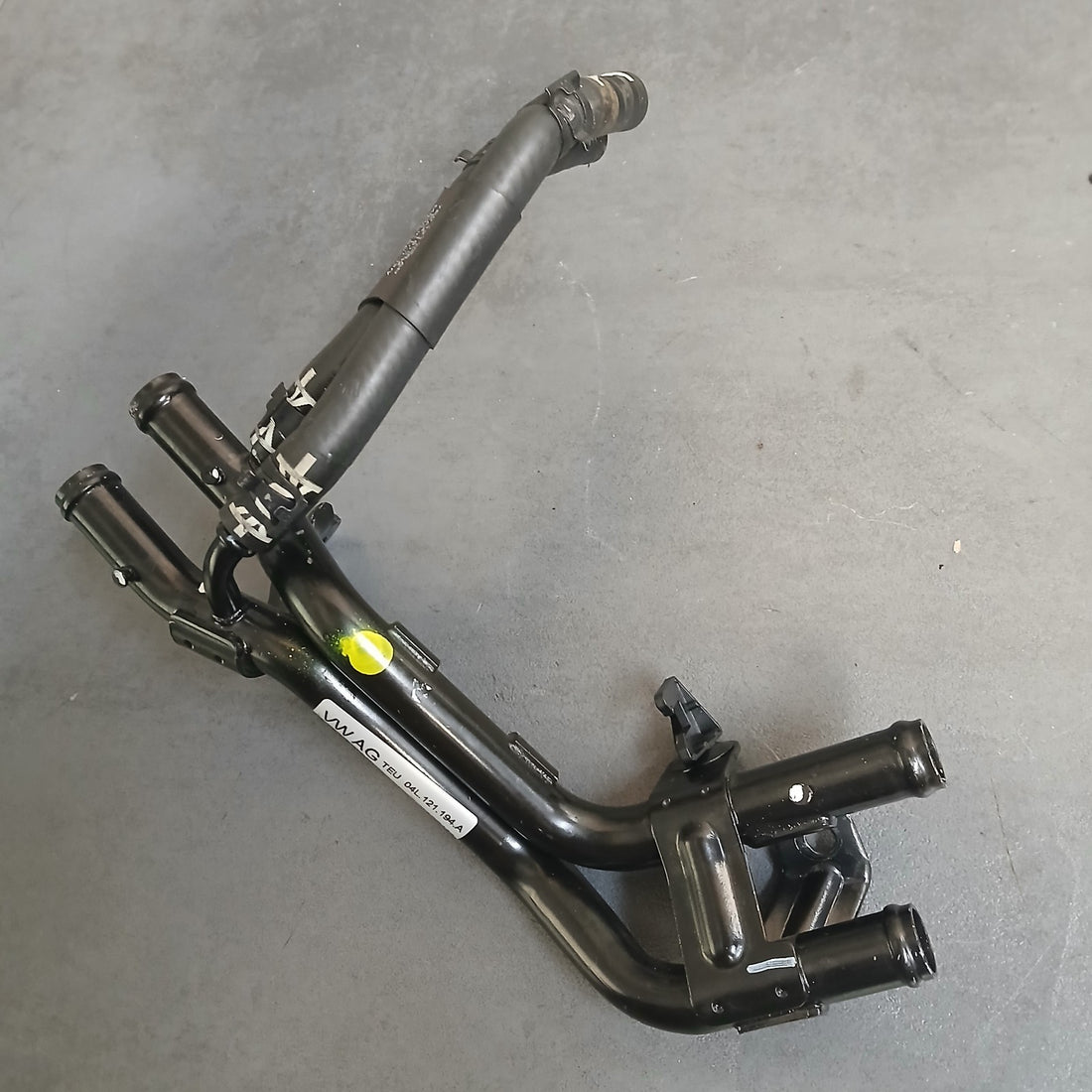 Kühlmittelrohr Kühlwasserrohr VW 2.0 TDI 04L121194A Original