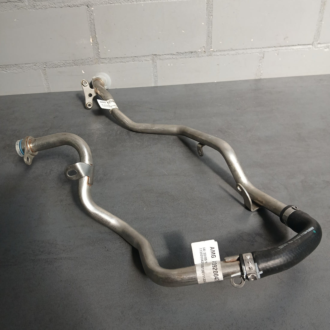 Kühlmittelrohr Mercedes S206 / W206 AMG C 43- A1392009701 + A1392004202