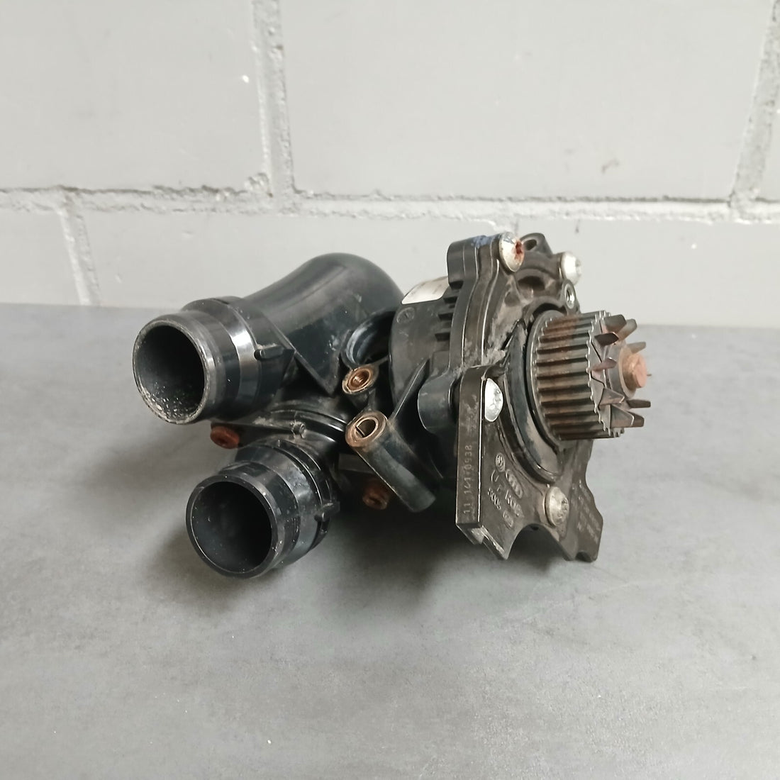 Original VW Wasserpumpe Kühlmittelregler Audi A3 A4 A5 A6 Golf 6 06J121026G