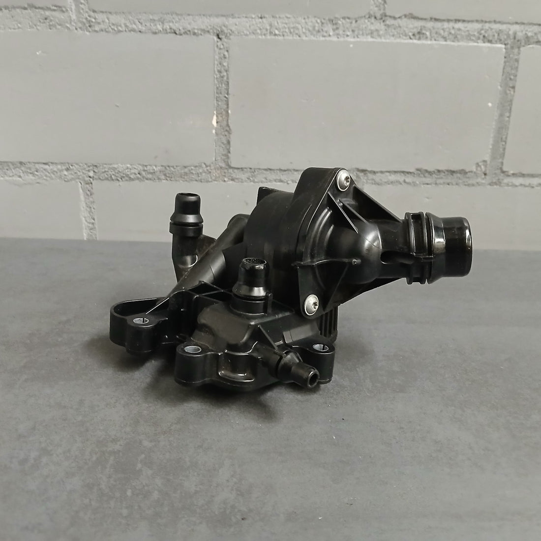 Original BMW G31 Thermostatgehäuse 8581627