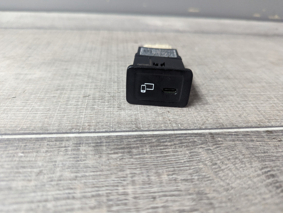 USB-C Buchse Anschluss Mercedes Benz Sprinter A2478204102