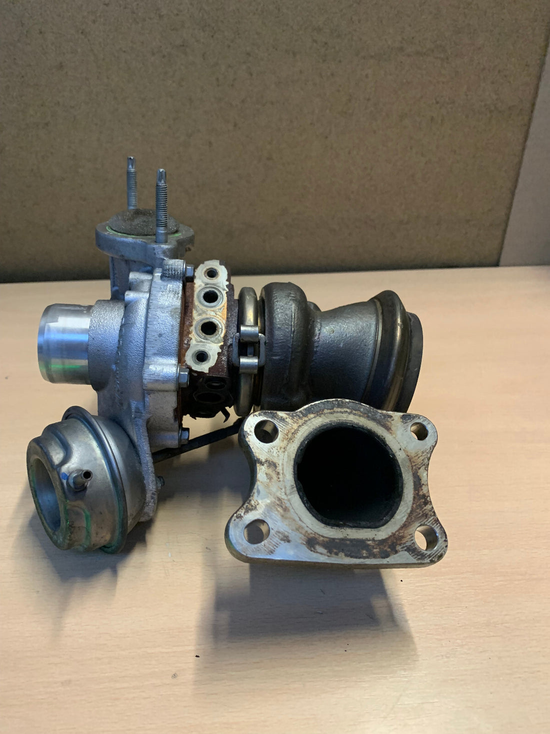 Original Peugeot Citroen Turbolader 9810681380c