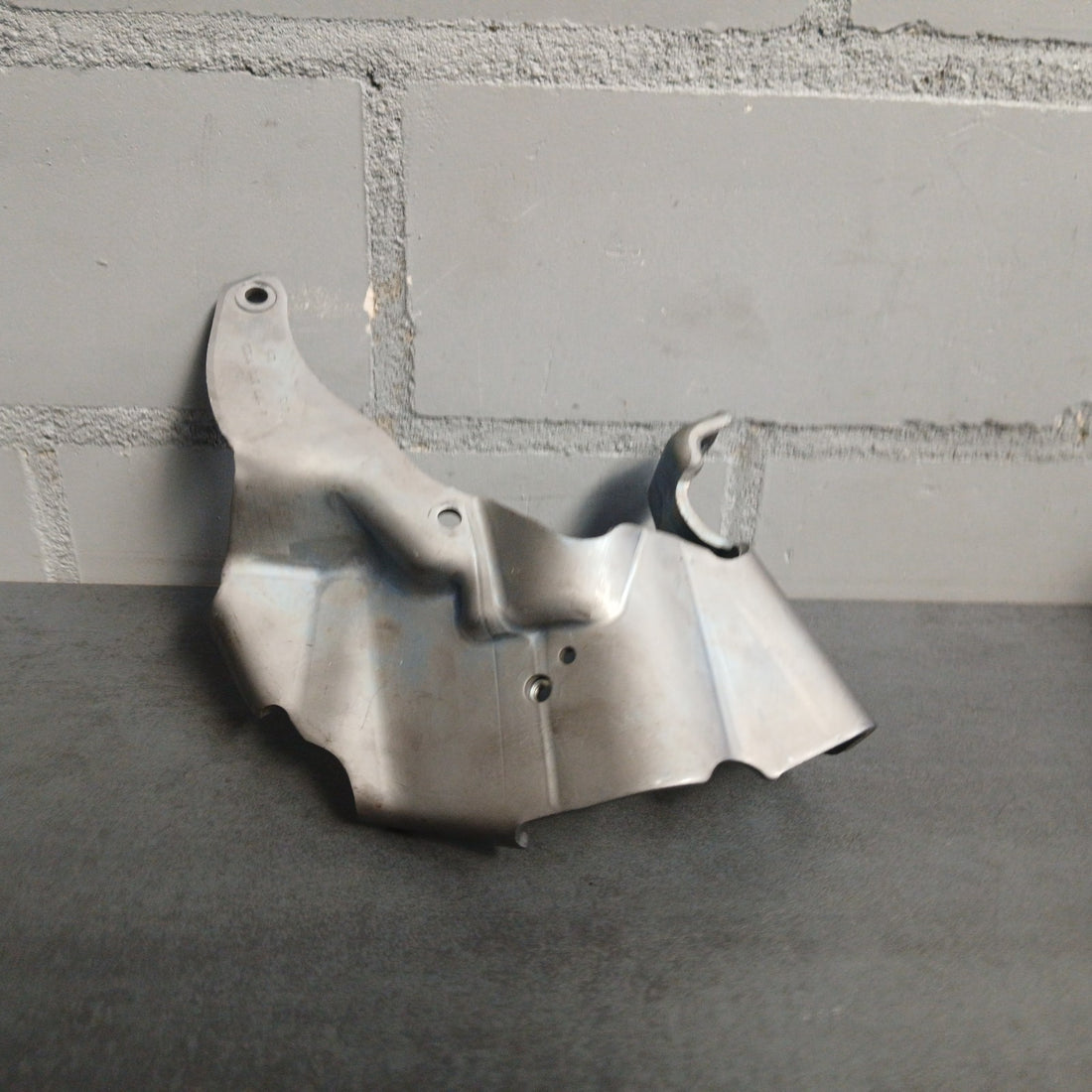 Schutzblech Hochdruckpumpe Original Mercedes Benz C63s Amg V6 V8 A1770701100