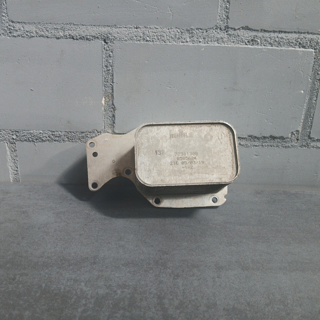 Original BMW 318i F31 Ölkühler Mahle 72361309 8585624