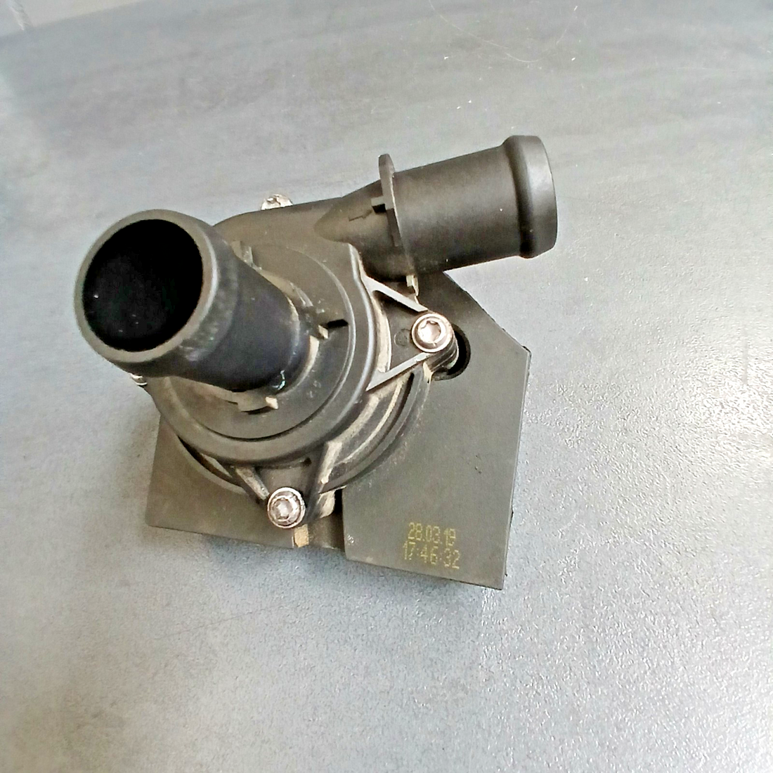 Original VW Audi Zusatzwasserpumpe Wasserpumpe 5Q0965567