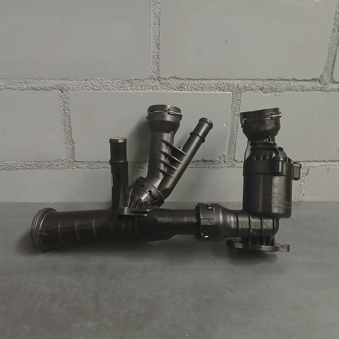 Thermostatgehäuse VAG VW Audi Seat Skoda 1.6 2.0 TDI 04L121071Q 04L12102AF