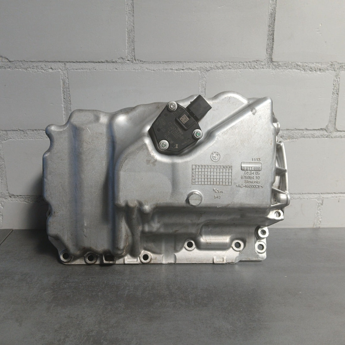 Original BMW 318i F31 Ölwanne mit Sensor 8611690