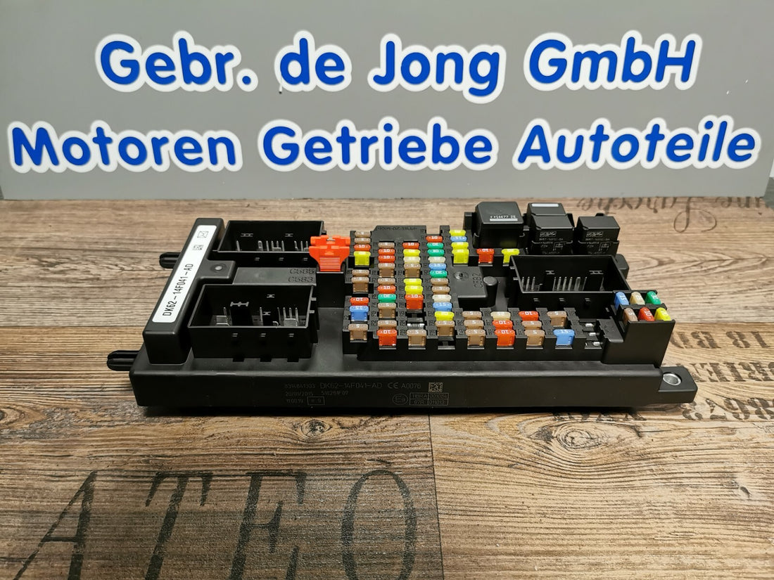Original Land Rover Range Rover Sport 2014-2015 Sicherungskasten LR068360