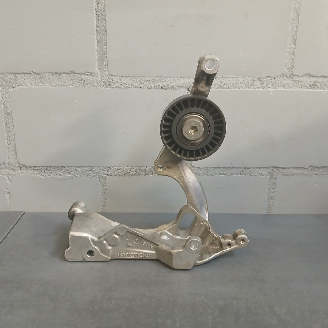 Riemenspanner Halterung Mercedes Benz C63s Amg V6 V8 4,0 W213 A1772420200