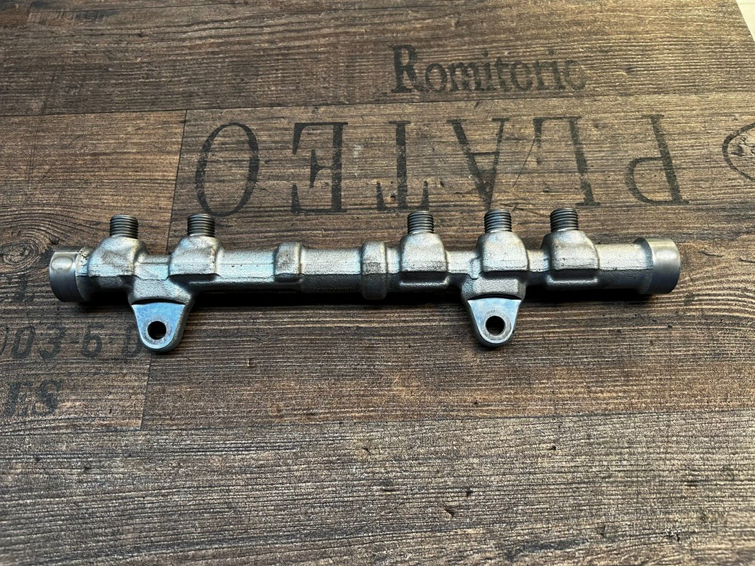 Fiat Doblo 1.3D 330A1000 Rail-Rohr 55272136 0445214364