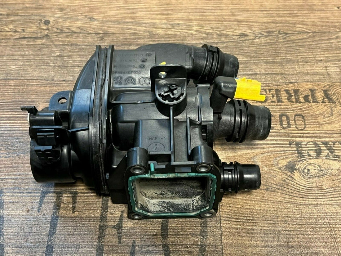 Original Peugeot 2008 1.2 Thermostat Gehäuse 9807198480