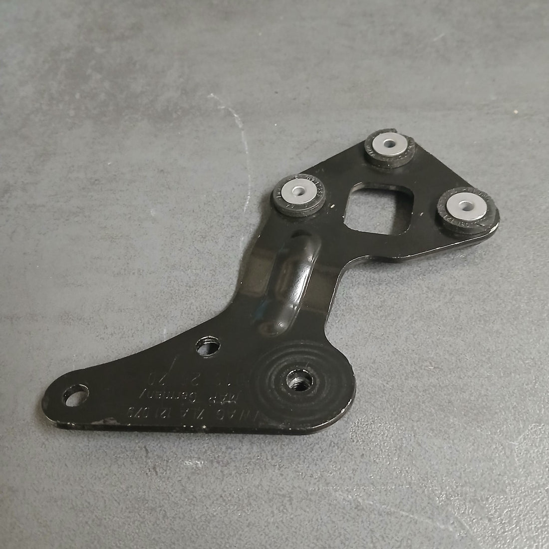 Original VW Zusatz Kühlmittelpumpenhalter 7LA121079