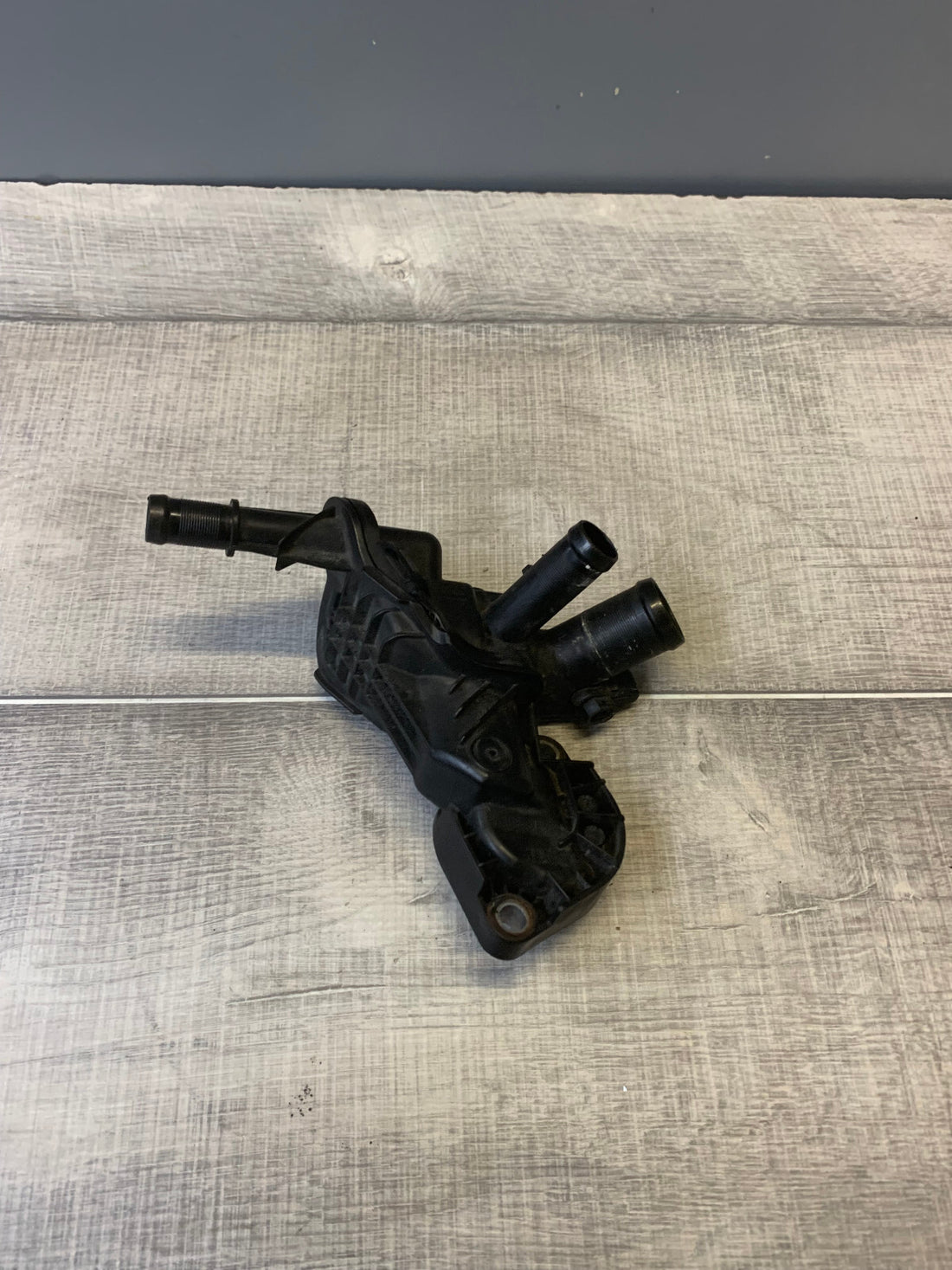 Original Renault Dacia 0.9 TCE Thermostatgehäuse H4B400 110612563R