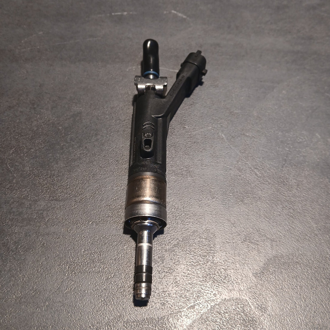 1X Original Peugeot 208 1.2 THP HN01 Einspritzventil Einspritzdüse 9810335380