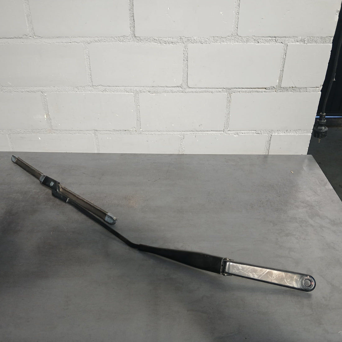 Original FORD KUGA Wischerarm vorne links 8V4117526CD