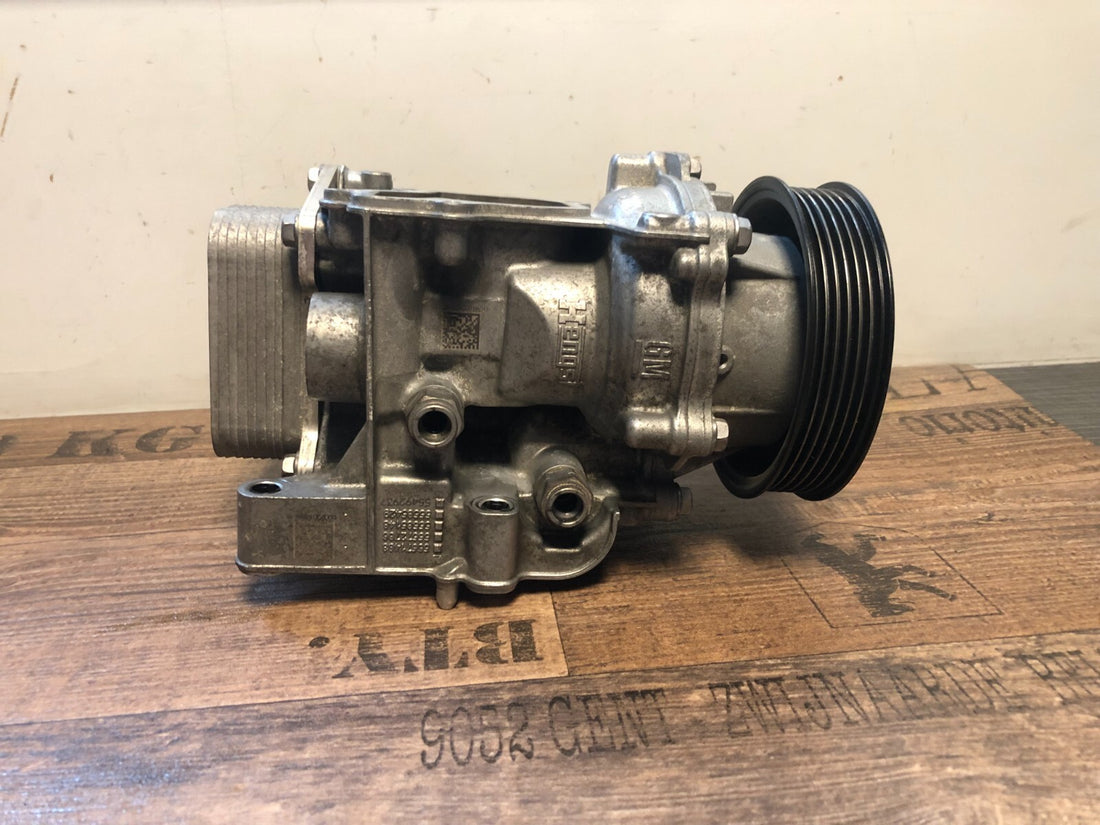 Opel Insignia A 1,6 CIDI Wasserpumpe & Ölkühler 55492937 55585428 55570685