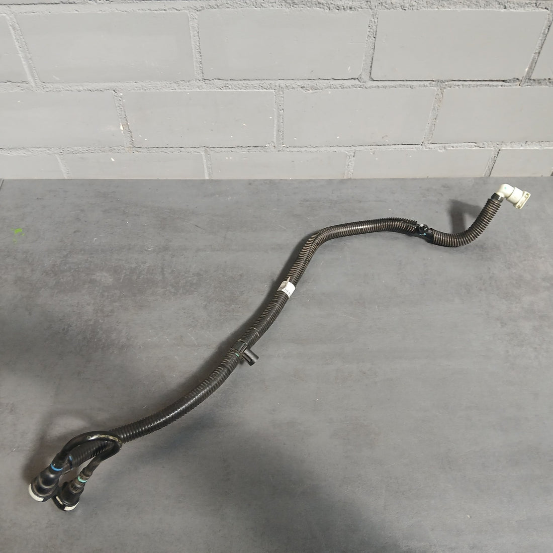 Original FORD KUGA III DFK Kraftstoffrohr / Leitung LX689D333GC