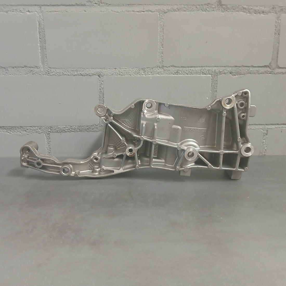 Original Peugeot Citroen 2.0 Motorhalter Lichtmaschinenhalter 9804333180