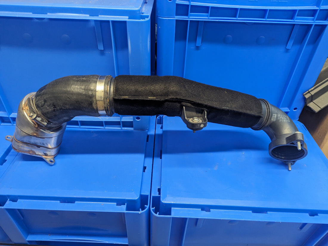 VW Audi Seat Skoda Ladeluftkühler Druckschlauch 04L145828Q 04L131111L 04L145762