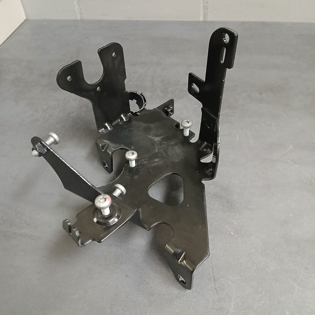 Zusatzwasserpumpe Wasserpumpe VW Audi Halterung 4G0121305CB