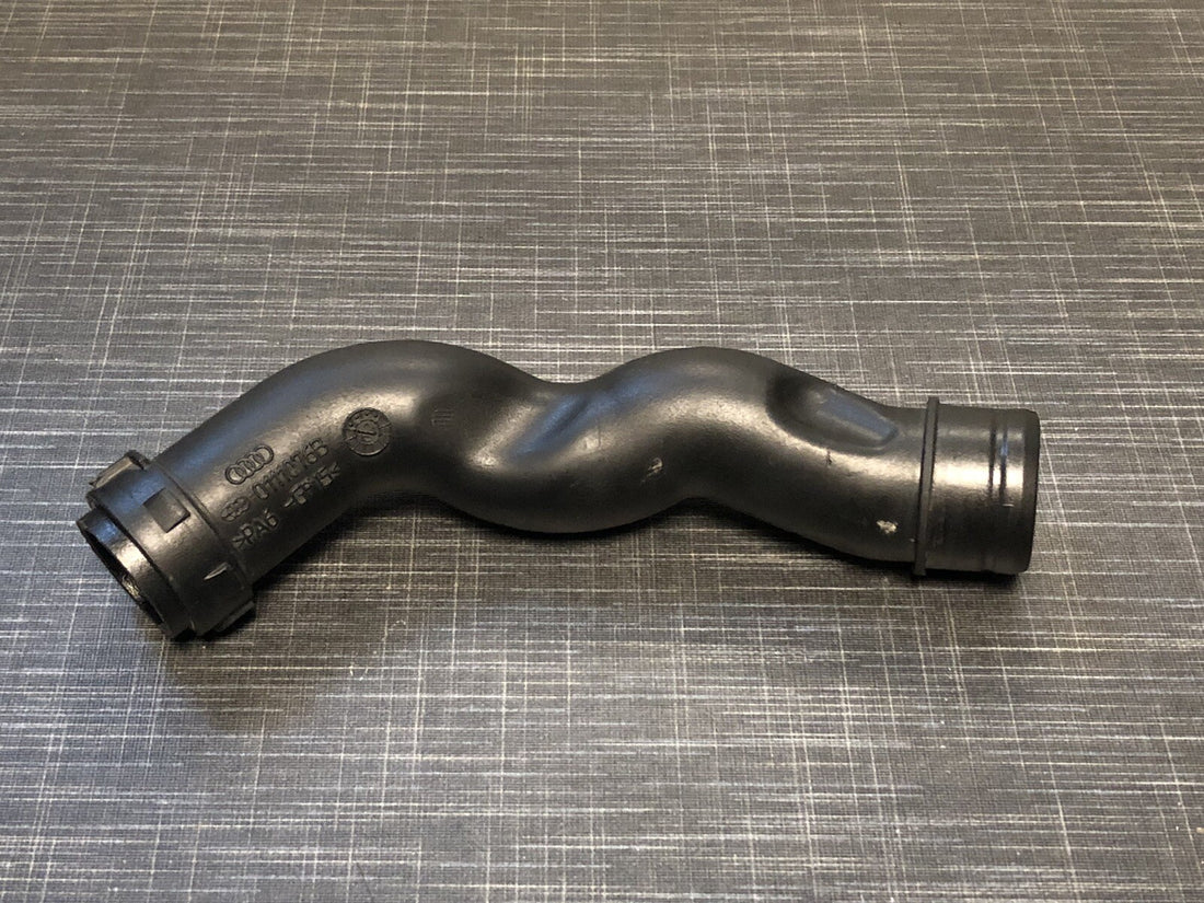 Luftrohr Schlauch Geräuschdämpfer Audi TT 3,2L 0111076B