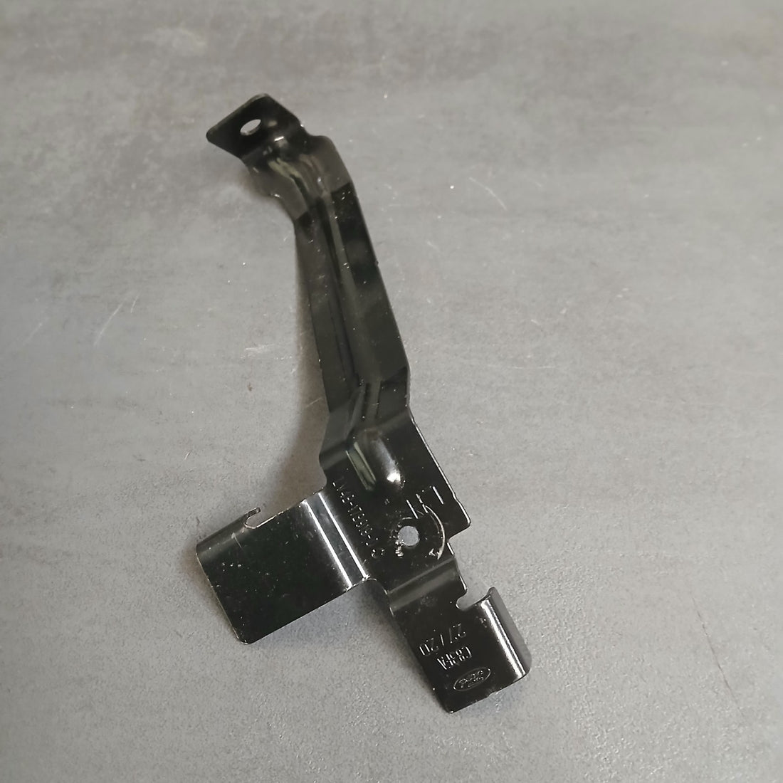 Original Ford Kuga Stoßstangenhalter hinten links LV4B17B919DC