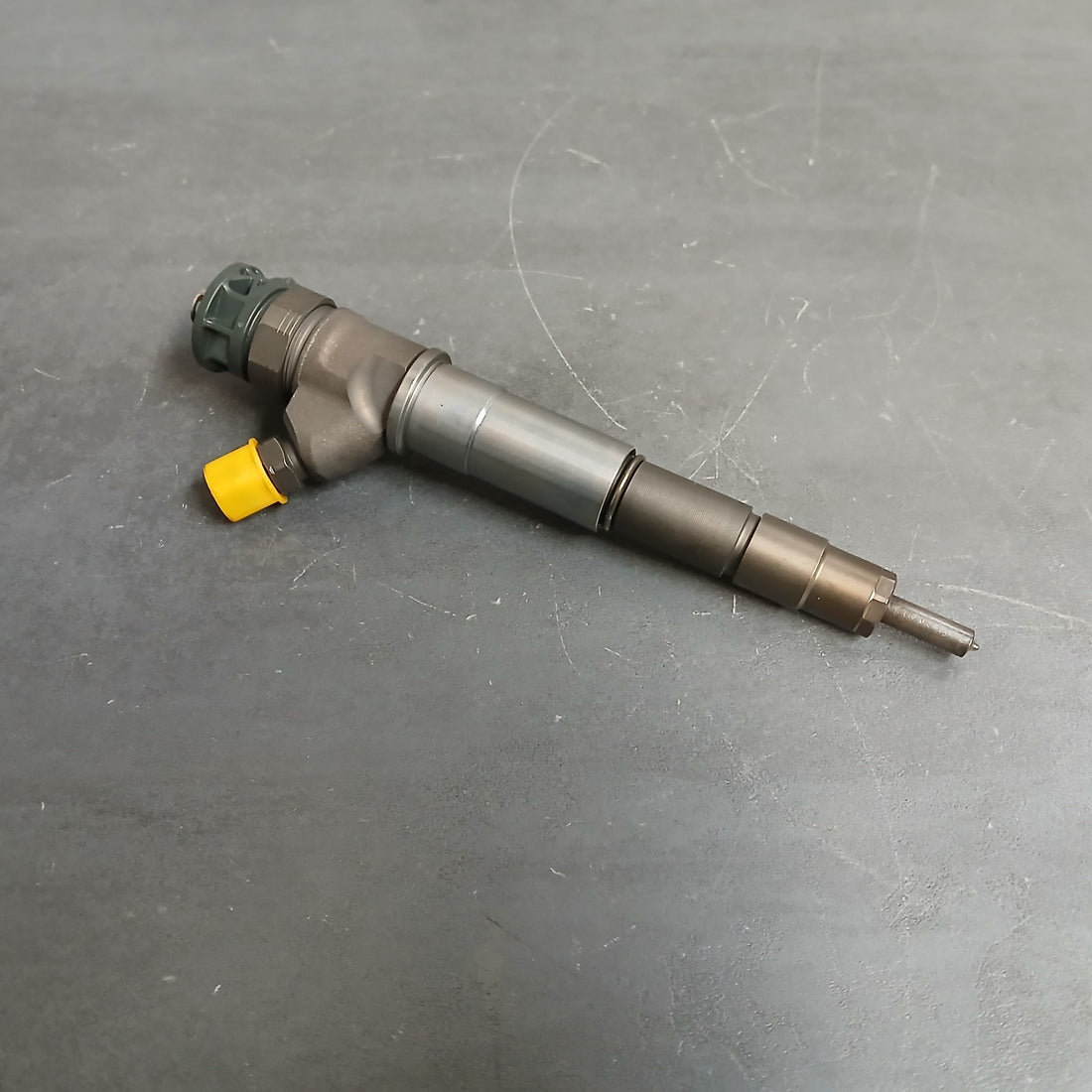 BOSCH Injektor - Nissan & Renault 2.0 DCI - HMLGT0174R & 0445110728