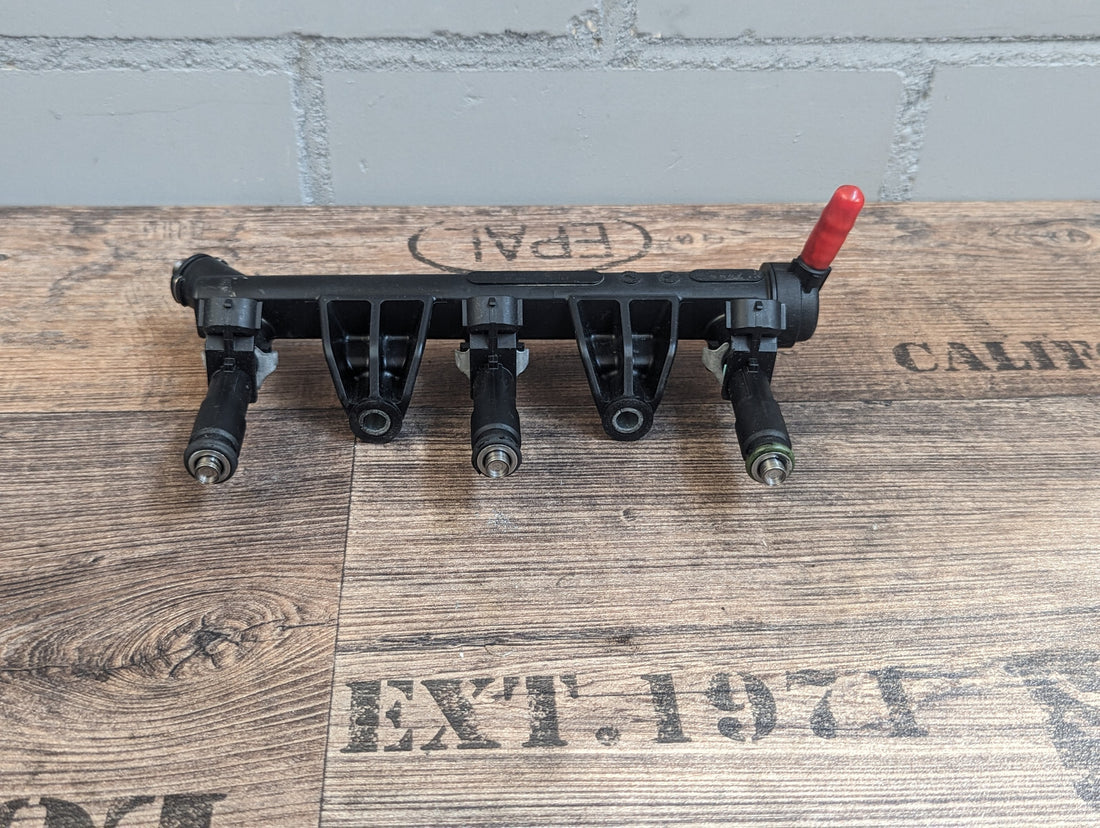 Einspritzleiste Kraftstoffverteiler VW Skoda Audi 03D133329B