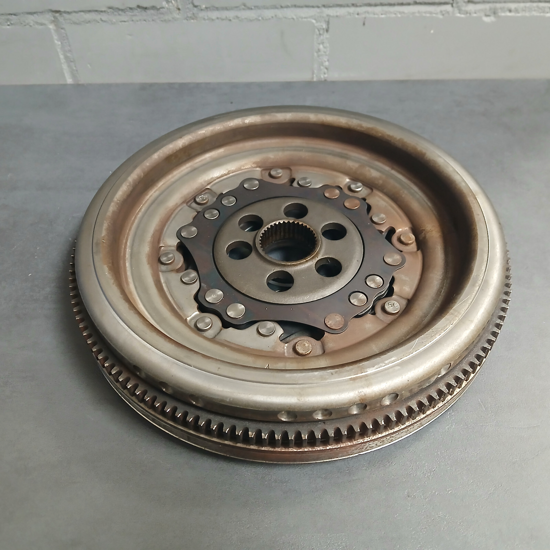 Zweimassenschwungrad Audi A3 S3 8P Golf 5 06F105266E