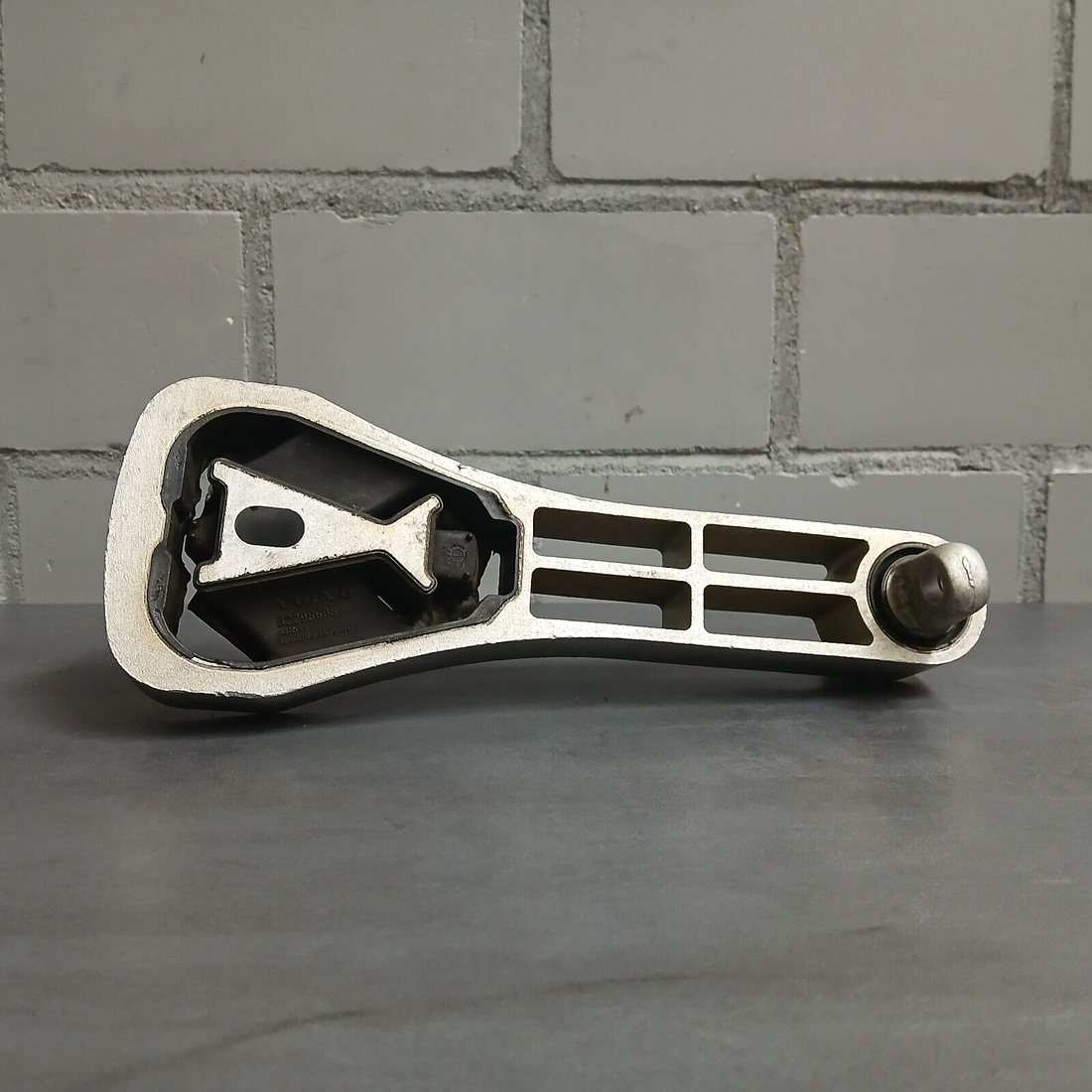 Motorhalter rechts Original für Volvo V60 XC60 XC90 II 197PS D420T8 32298608