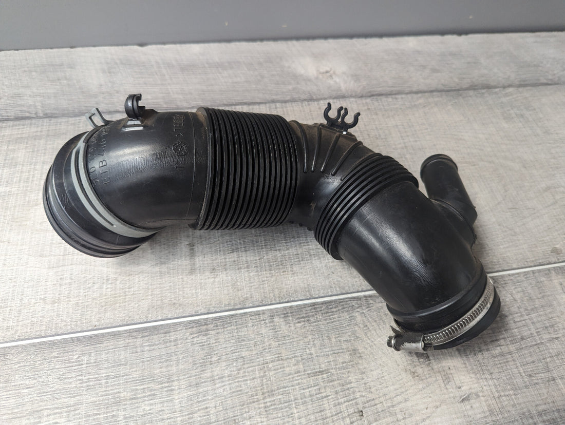 VW Passat 3C Ansaugrohr Ansaugschlauch 3C0129654P