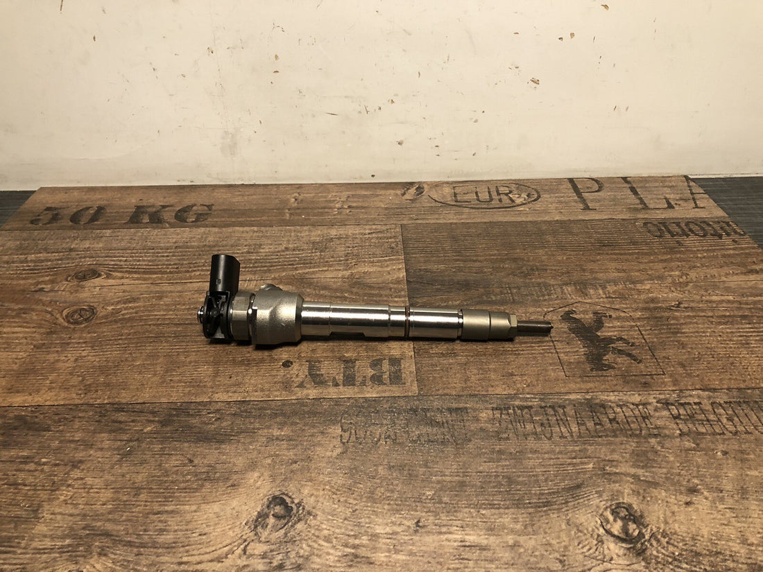 Original VW Audi 2,0 3,0 TDI Injektor 0445110835 05L130277E