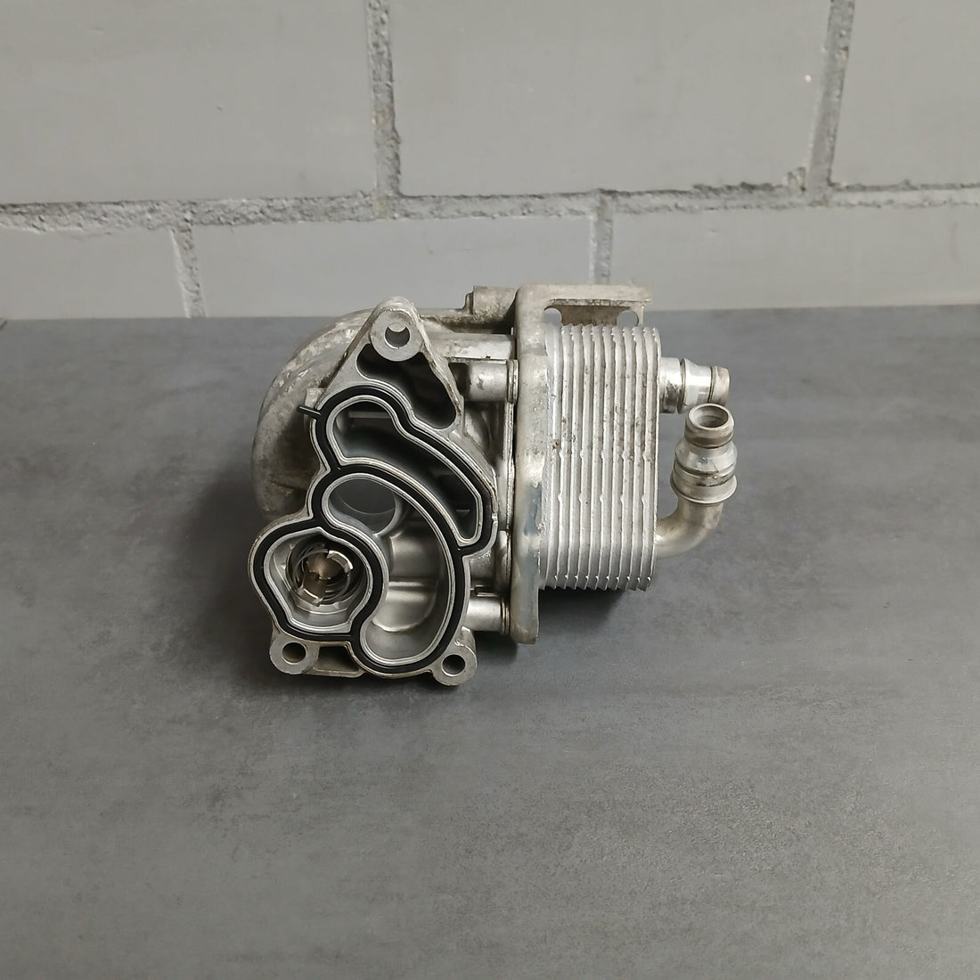 Original BMW 3er Ölfiltergehäuse mit Ölkühler B8316000