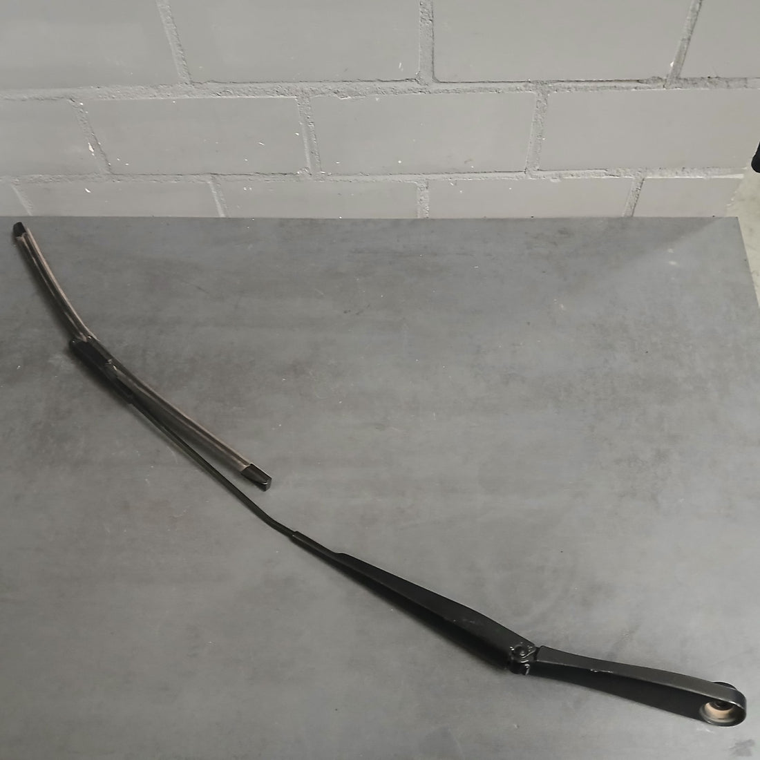 Original FORD KUGA III Scheibenwischerfuß W000103144E