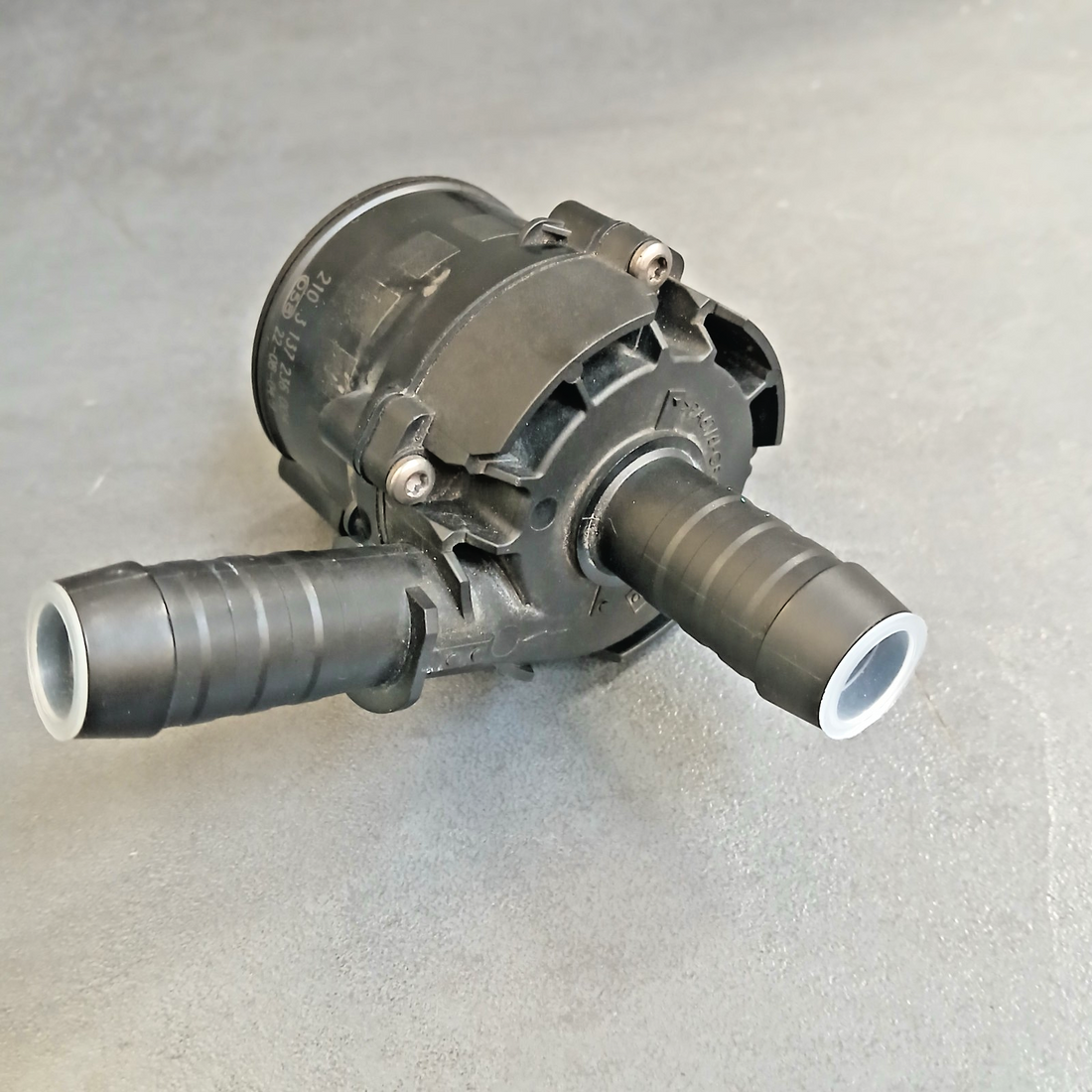 Original Ford Zusatzwasserpumpe KK2118D473BD