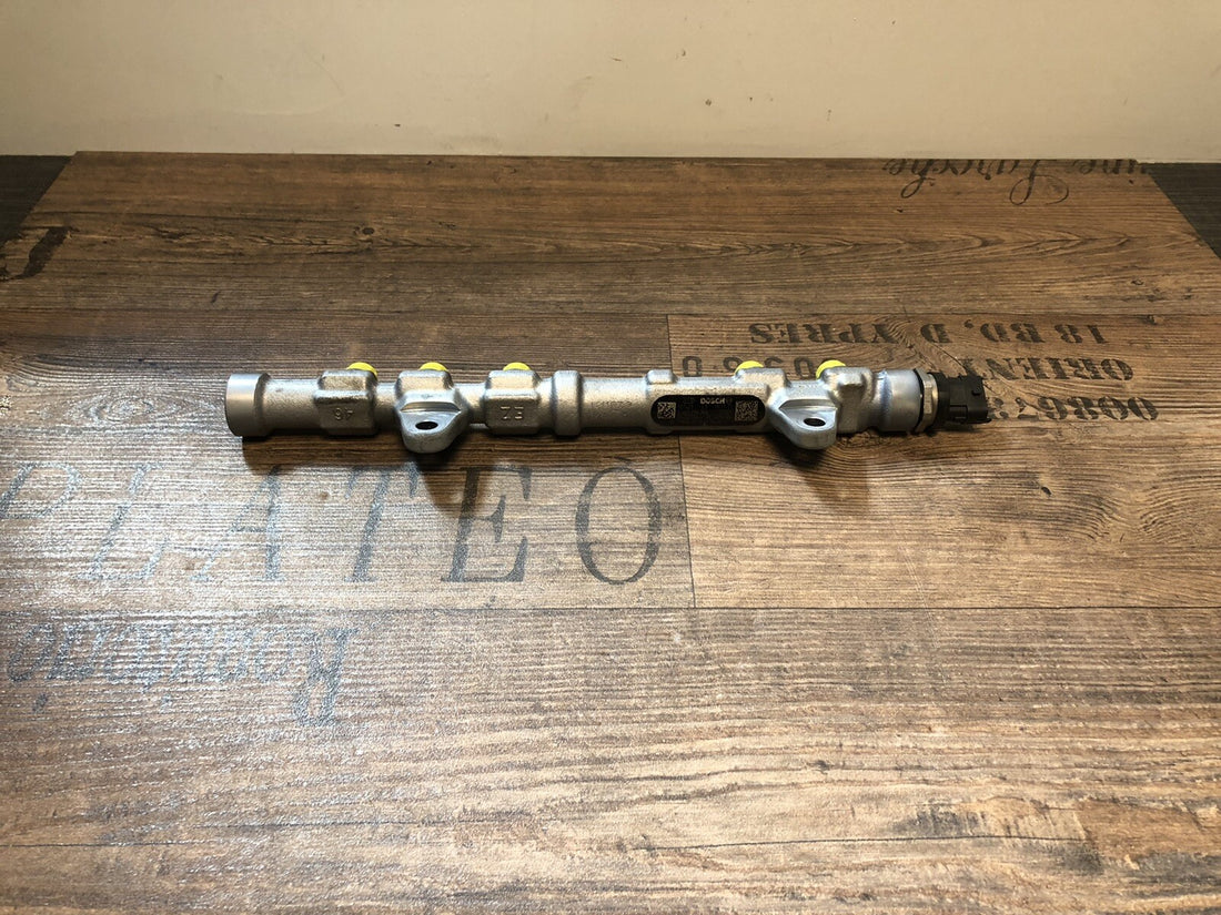 Original Opel Fiat Lancia Einspritzleiste 55272136 0445214364