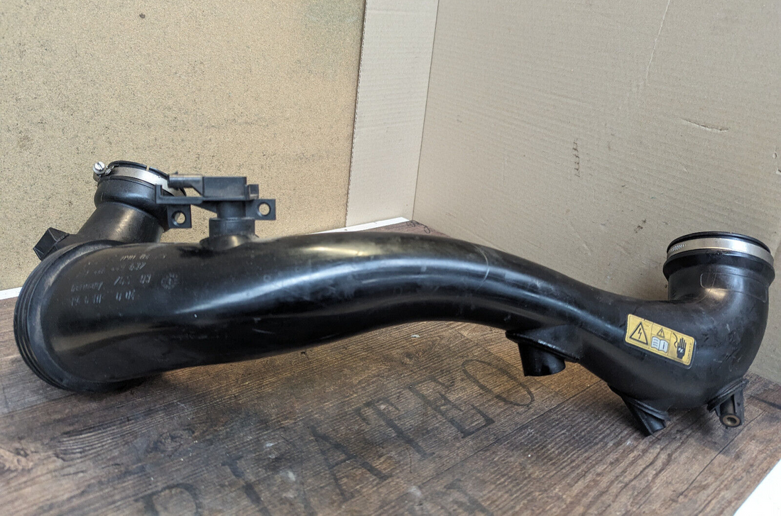 Mercedes Benz Luftansaugrohr A2740900429