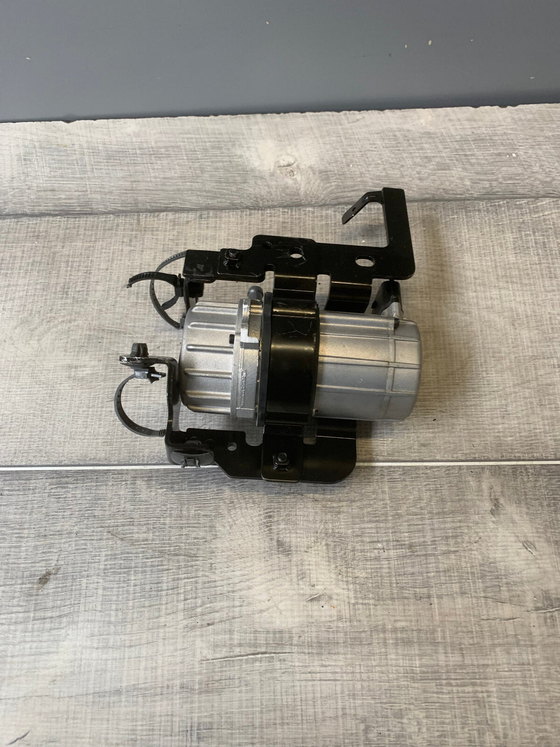 Original Kia Ceed Unterdruckpumpe Vakuumpumpe mit Halterung 59100J7000