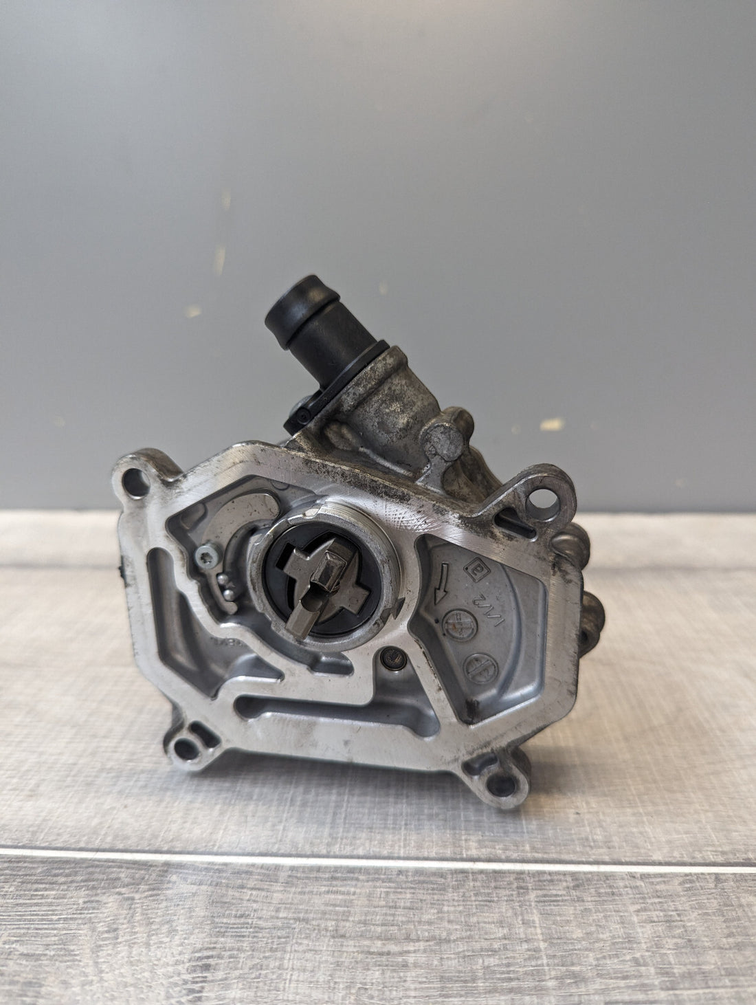 Vakuumpumpe Unterdruckpumpe Mercedes W204 A2702300365