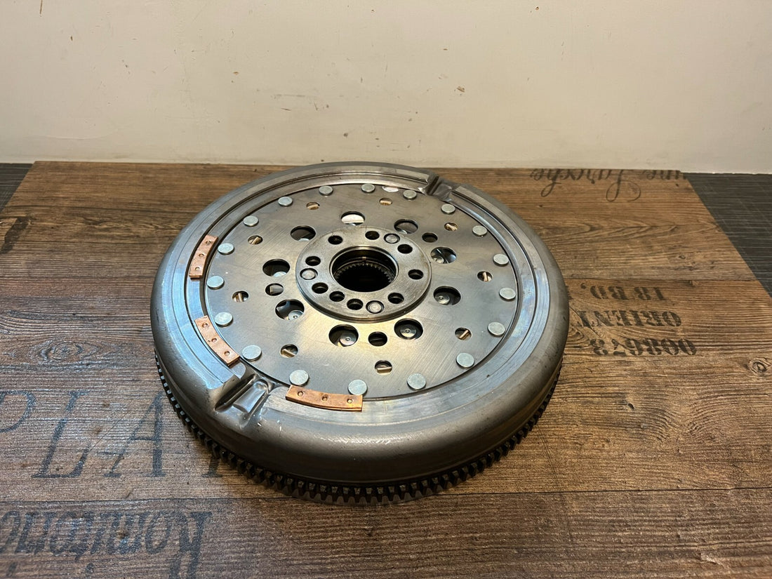 Mercedes Benz W246 B180 M270 Zweimassenschwungrad A2700300305