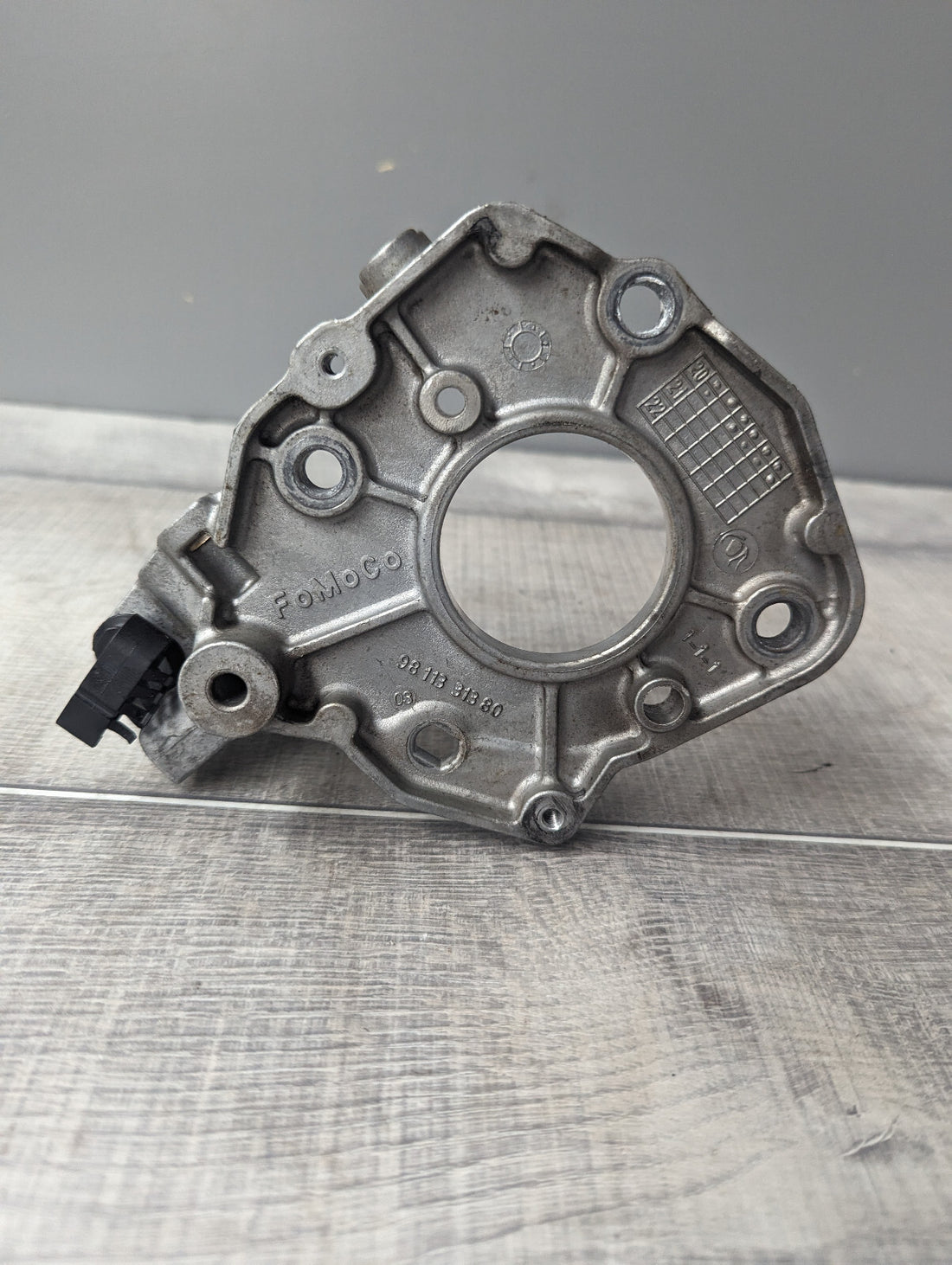 Ford Ecoblue 1.5 dCI Kraftstoffpumpenhalterung 9811331380