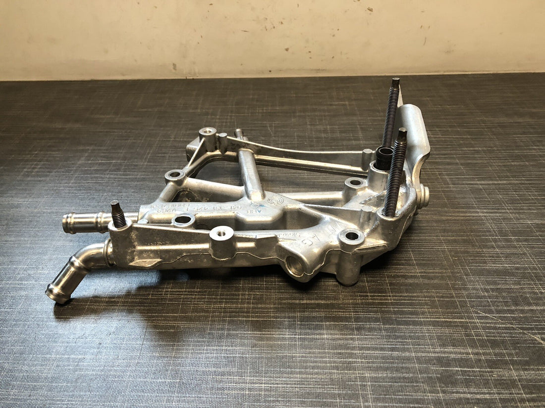Original VW Crafter T6 2,0 TDI AGR-Kühler Halterung 04L131425E